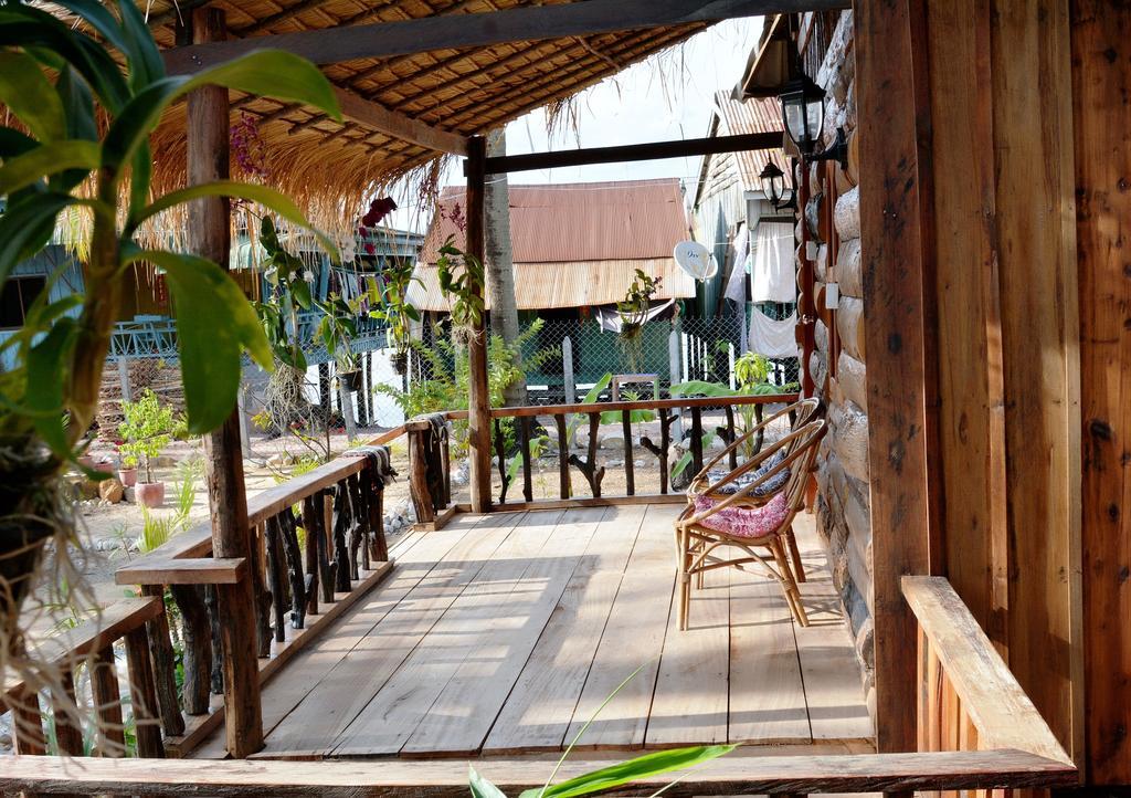 Fish Island Bungalows Кампот Экстерьер фото