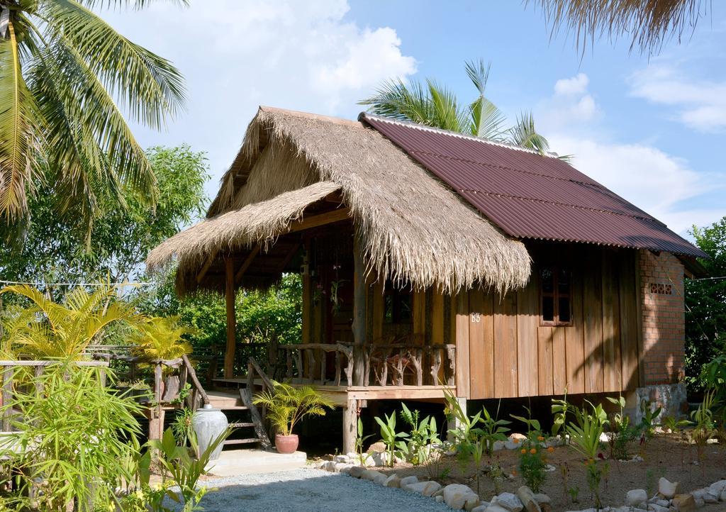 Fish Island Bungalows Кампот Экстерьер фото