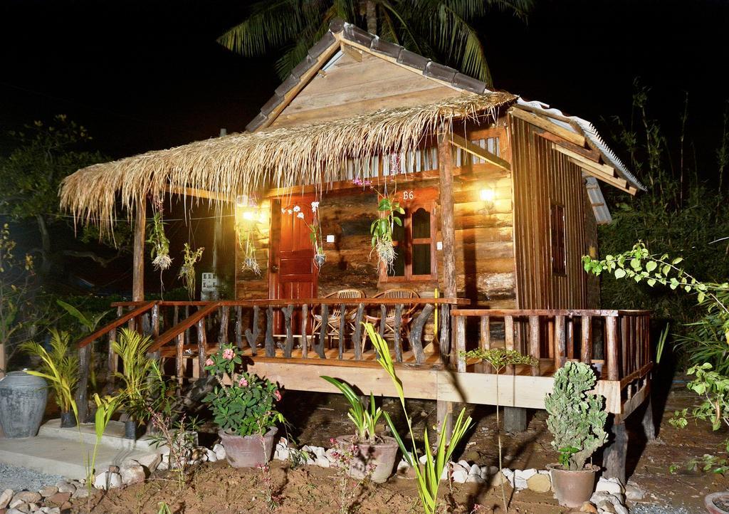 Fish Island Bungalows Кампот Экстерьер фото