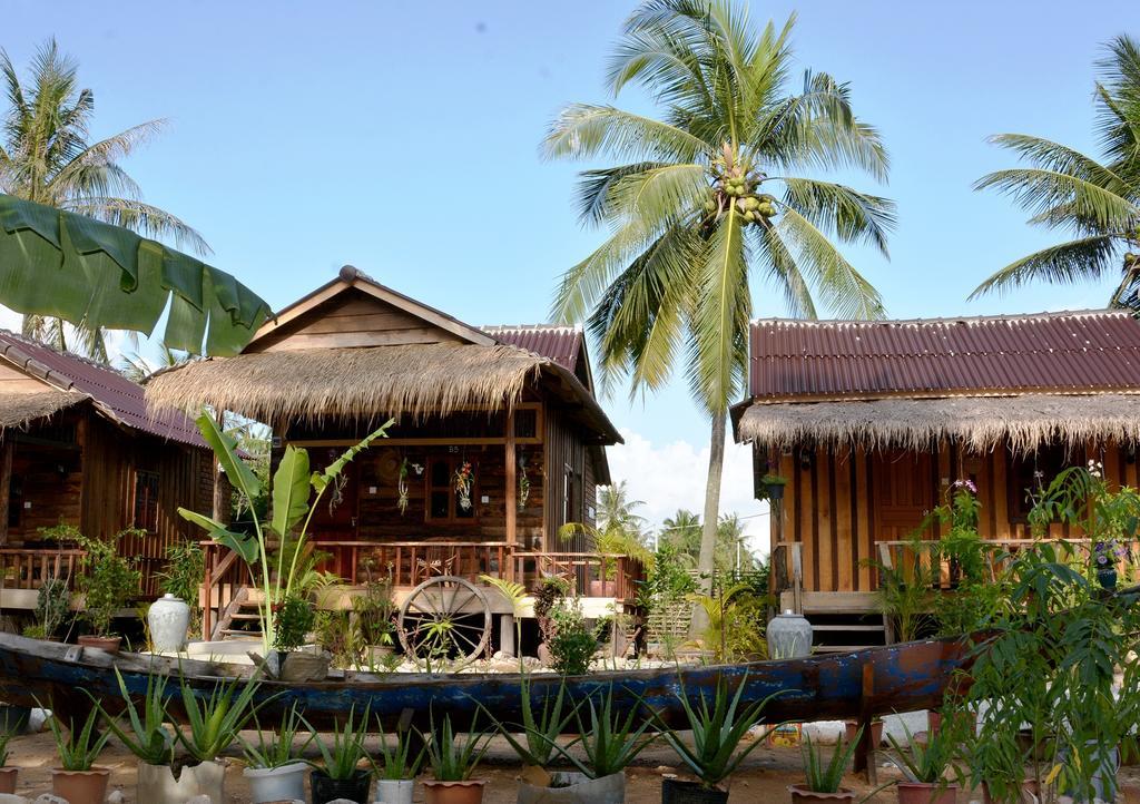 Fish Island Bungalows Кампот Экстерьер фото